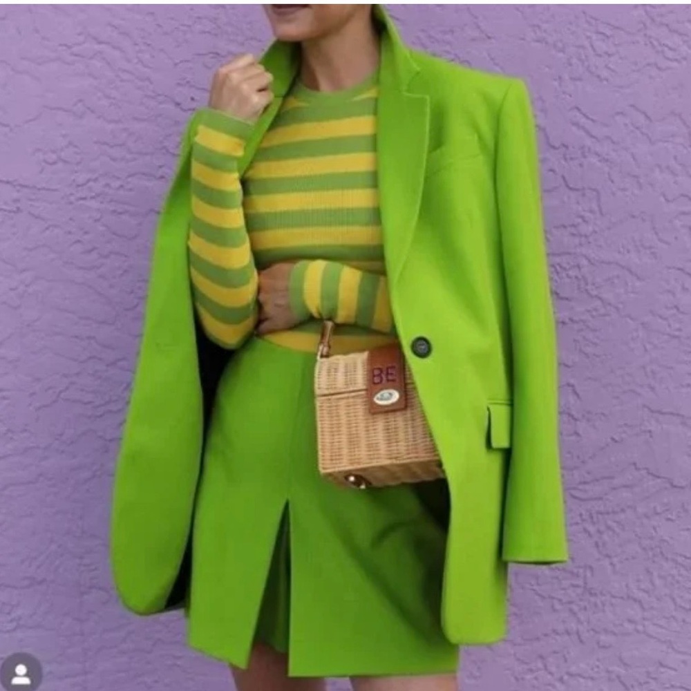 NWT.  Vibrant Green Women's Skirt Set. - Picture 5 of 5
